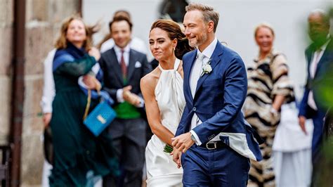 Lindners Hochzeit in Sylt: Erste Fotos – Franca Lehfeldt kam im .